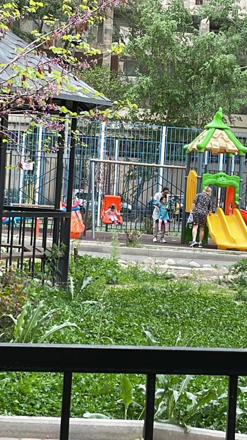 Арбат Apartment Alma-Ata Buitenkant foto